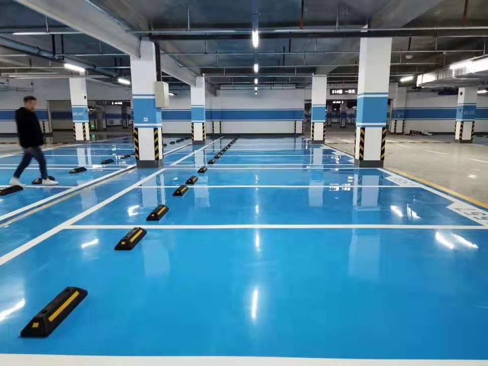 自流平地坪夏季施工與養(yǎng)護(hù)注意事項(xiàng)
